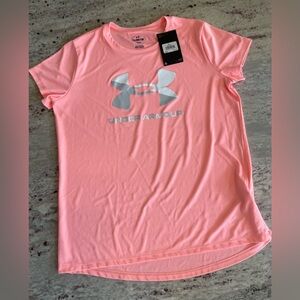 Girls Under Armour Pink T-Shirt with Silver Logo.  NWT.  Size XL.